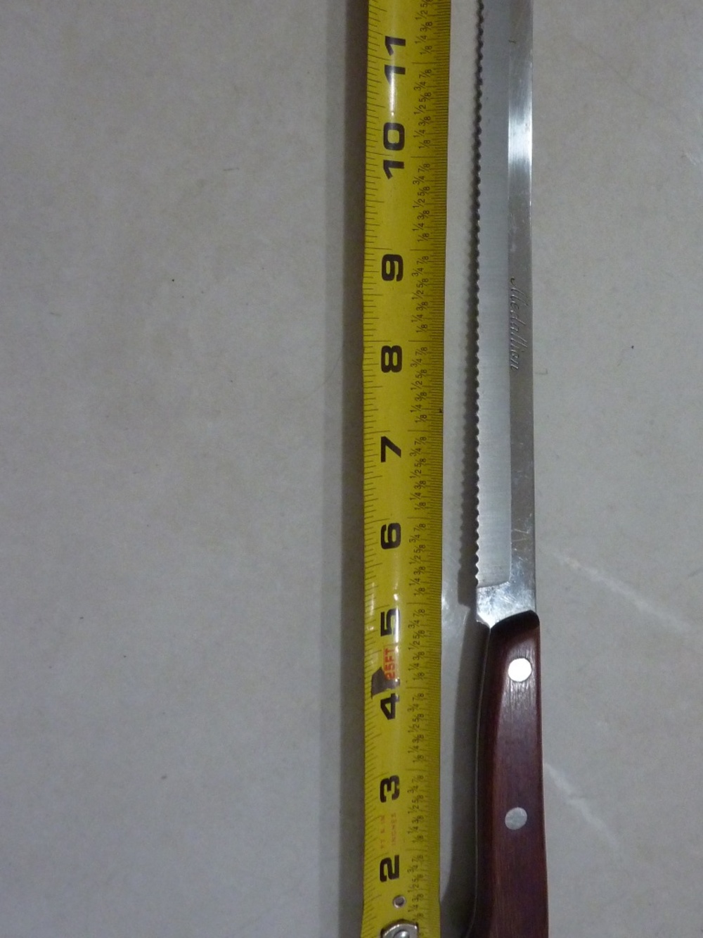 Medallion Stainless Steel Bread or Meat Slicing Knife Full Tang 9" Blade Japan